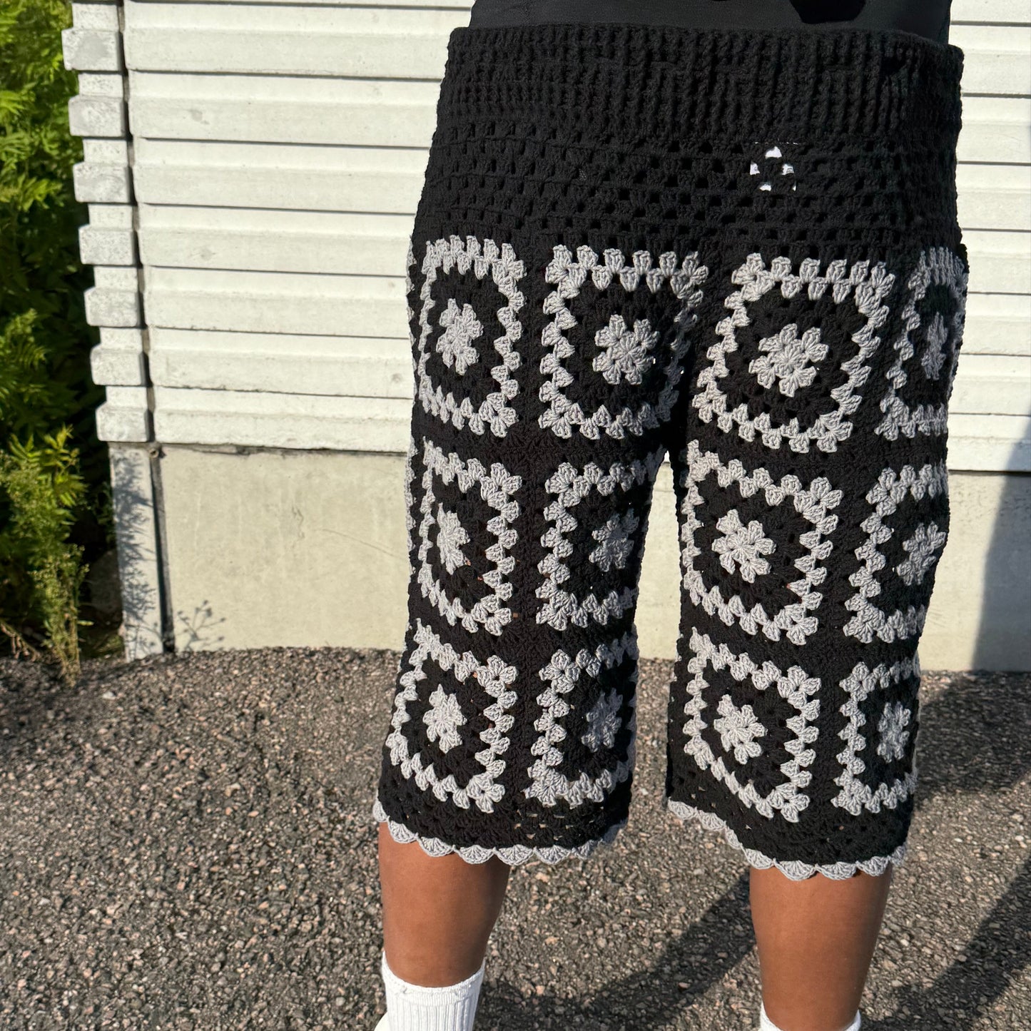 Isoäidinneliö shortsit