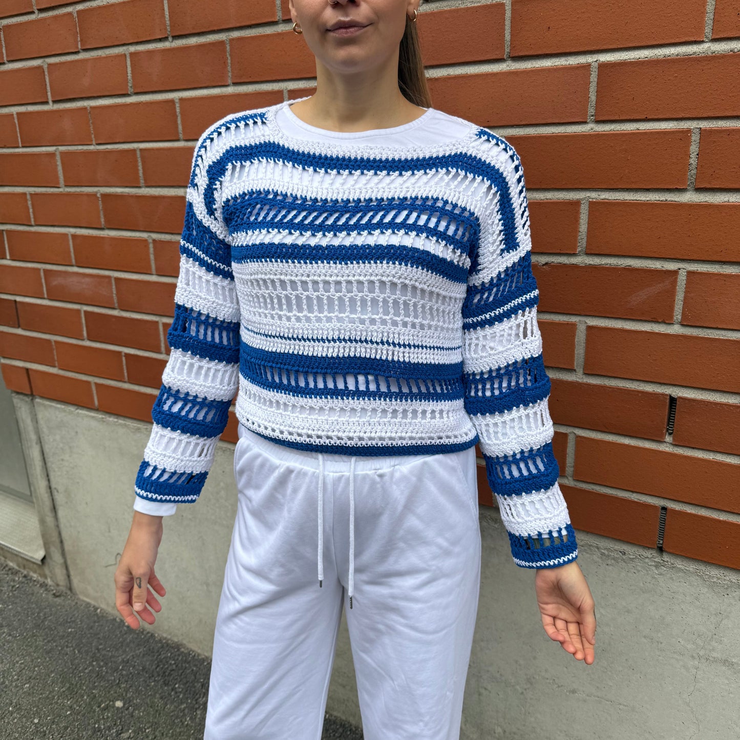 Sinivalkoinen verkkopaita (M-koko)