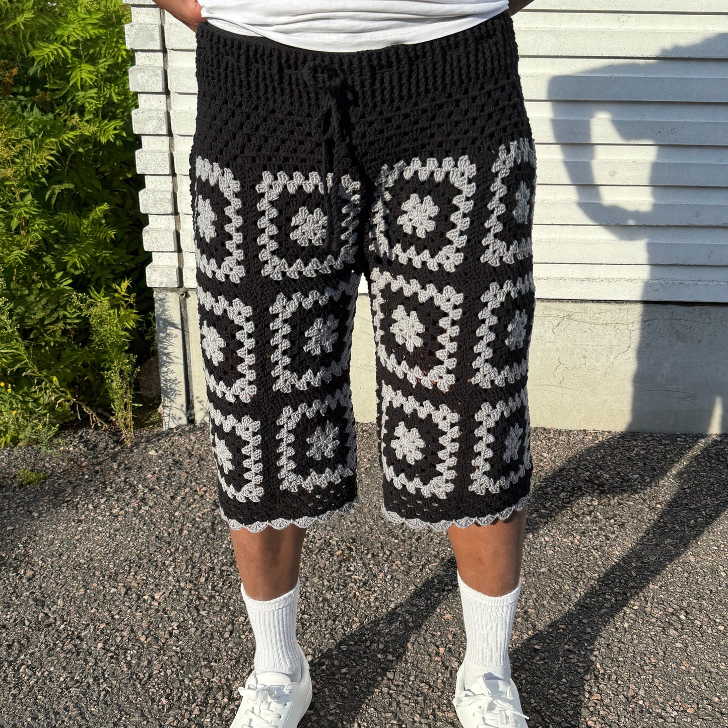 Isoäidinneliö shortsit
