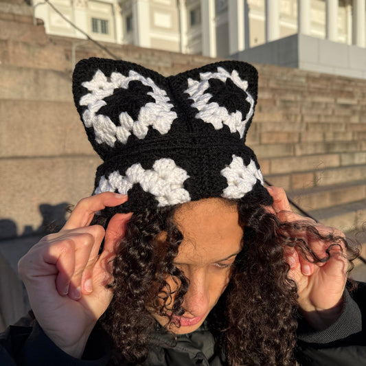 BLACKWHITE KISSAPIPO